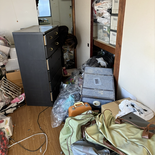 部屋の不用品回収 作業前